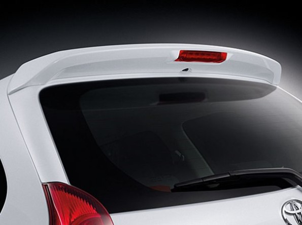 Toyota Avanza rear